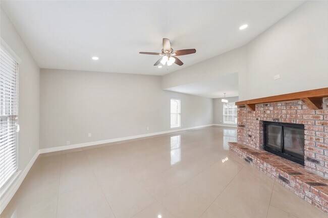 Building Photo - 6630 Tara Dr