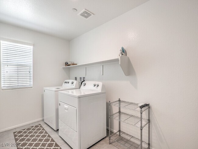 Building Photo - 6130 Sinks Canyon Ave
