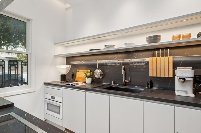 Building Photo - 2783 Filbert St