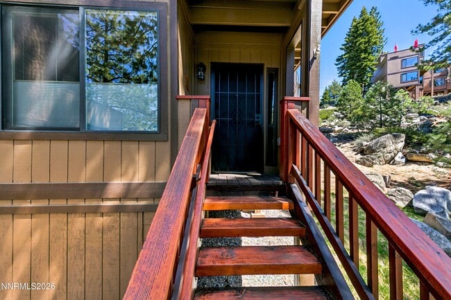 Building Photo - 215 Clubhouse Cir