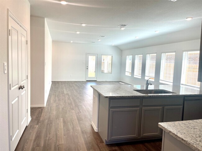 Building Photo - 17477 Rosewood Manor Ln