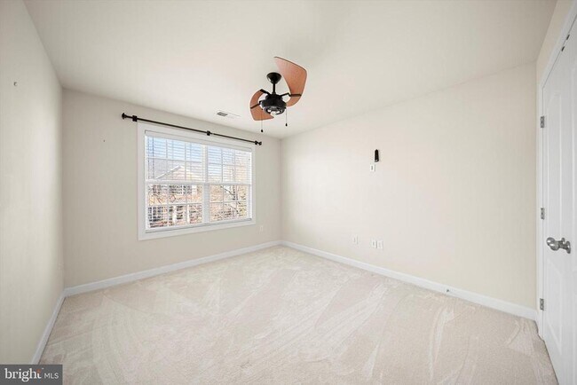 Building Photo - 16421 Regatta Ln