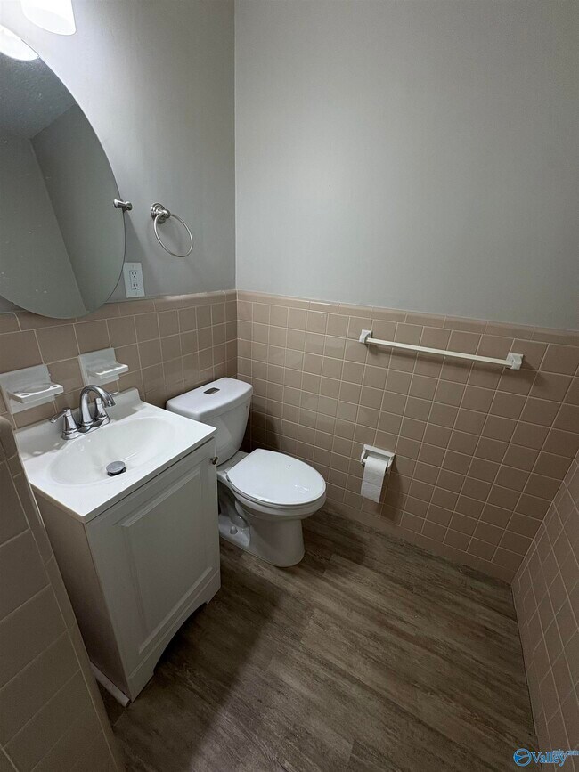 Building Photo - 3118 Adonna Dr NW