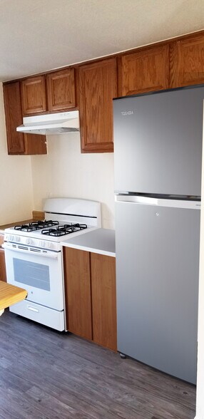 Building Photo - 618 S Jordan Ave