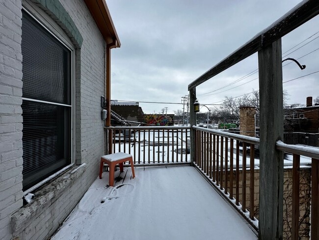 Building Photo - 123 N Broadway