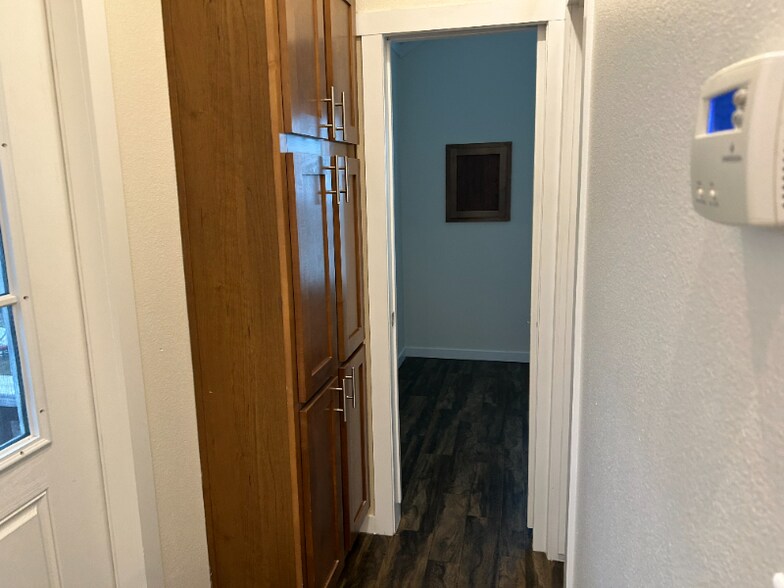 Building Photo - 5215 Crestway Rd