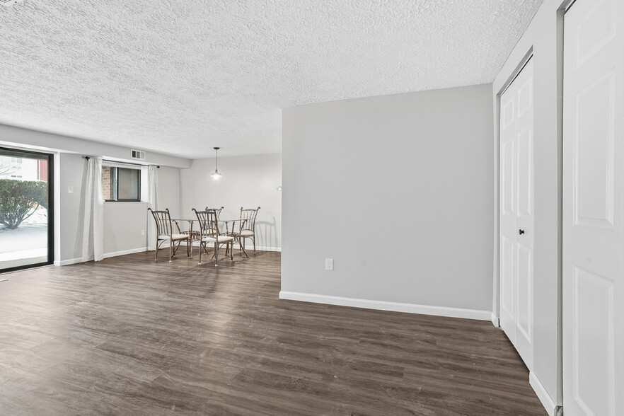 Building Photo - 1204 Dutilh Rd