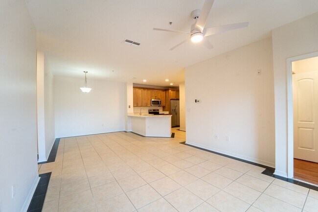 Building Photo - 3/2 Apartment with Garage