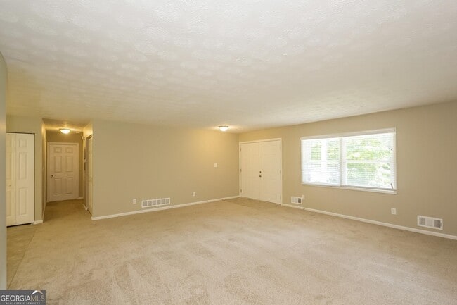 Building Photo - 6207 Newberry Ln