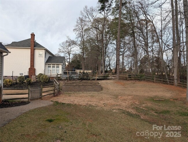 Building Photo - 1013 Muirfield Dr