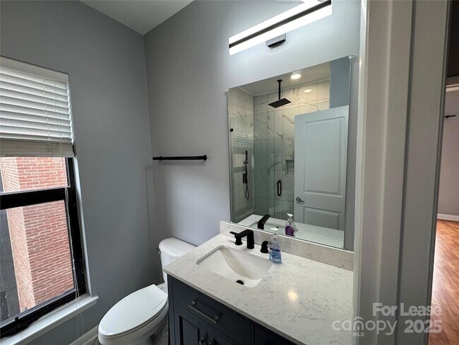 Building Photo - 559 New Bern Station Ct