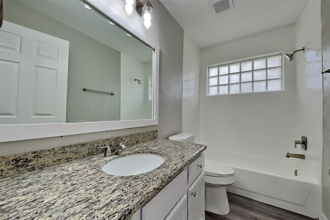 Building Photo - 14822 Carolina Falls Ln