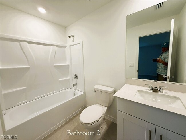 Building Photo - 335 Parish Dr