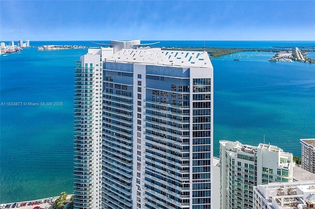 Building Photo - 1300 Brickell Bay Dr