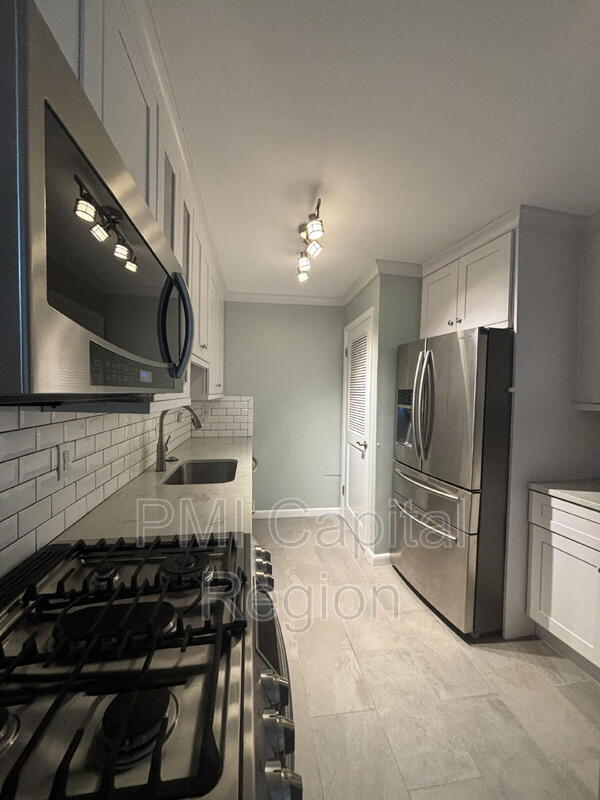 Building Photo - 4620 N Park Ave