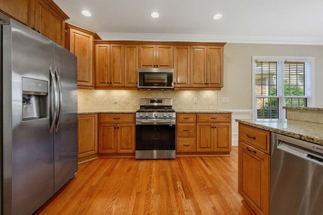 Building Photo - Custom Home in Fantastic Neighborhood!