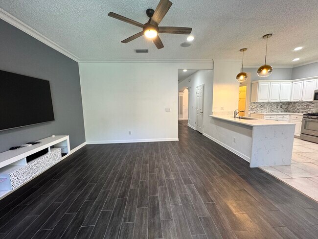 Building Photo - 7237 Bellingham Oaks Blvd