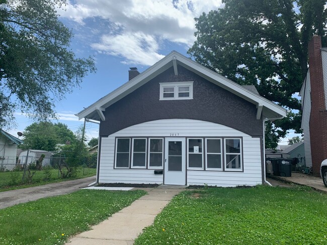 Primary Photo - Spacious Updated Minne Lusa 3BR with Lots ...