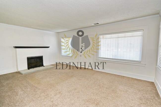 Building Photo - 630 E Dudley Ave