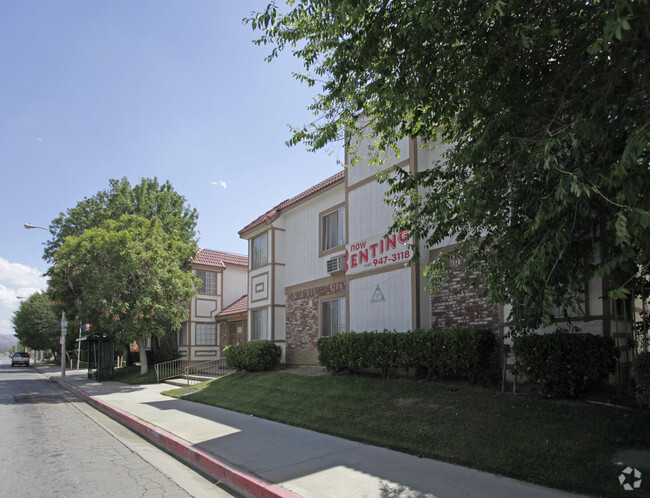 Primary Photo - Colonial Terrace Apartments