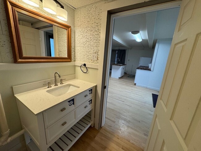 Building Photo - 2nd &amp; Diamond