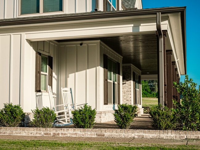 Building Photo - 918 Woodford Cv E