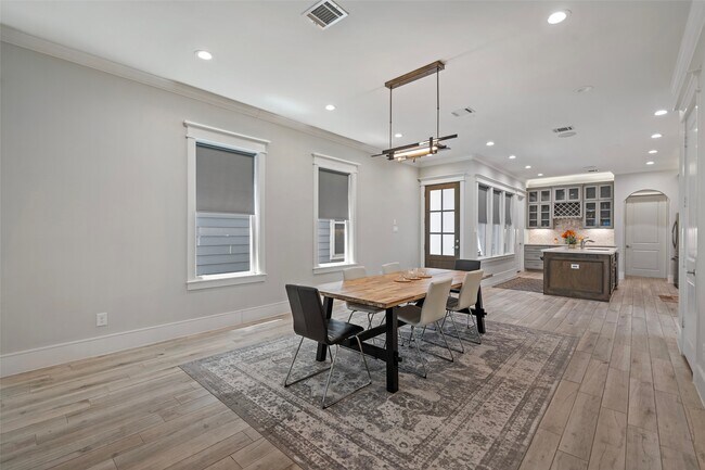 Building Photo - 6533 Castlebay Dr