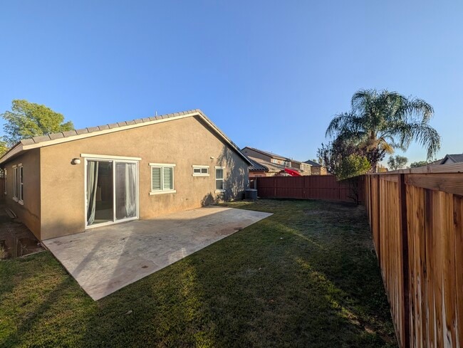 Building Photo - 1349 Edelweiss Dr