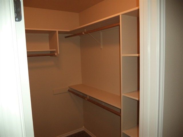 Building Photo - 879 S New Summer Ave