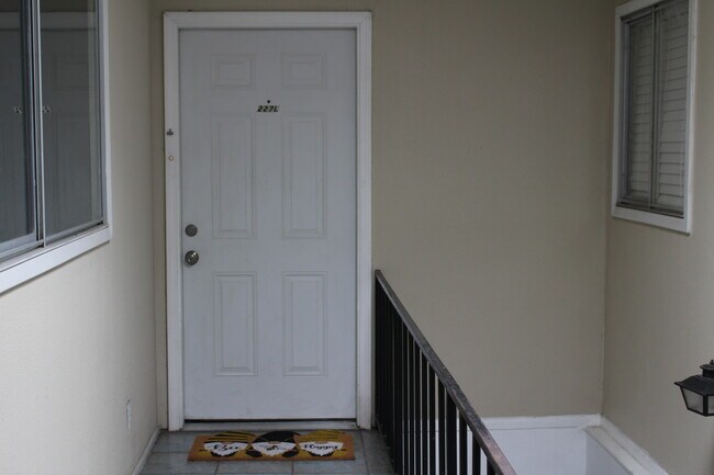 Building Photo - 8038 Broadway St