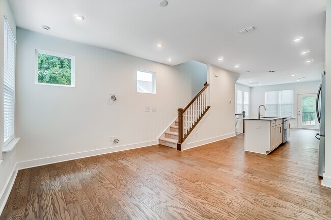 Building Photo - 5019 Sovereignty Ct