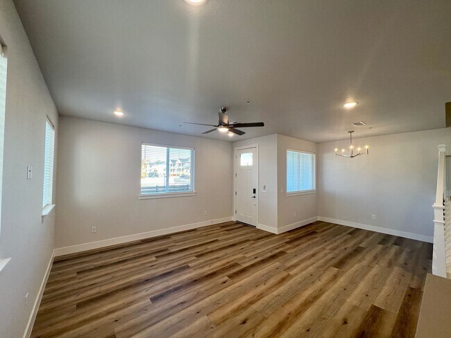 Building Photo - 4125 24th Street Rd