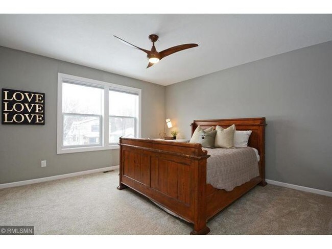 Building Photo - 3221 42nd Ave S