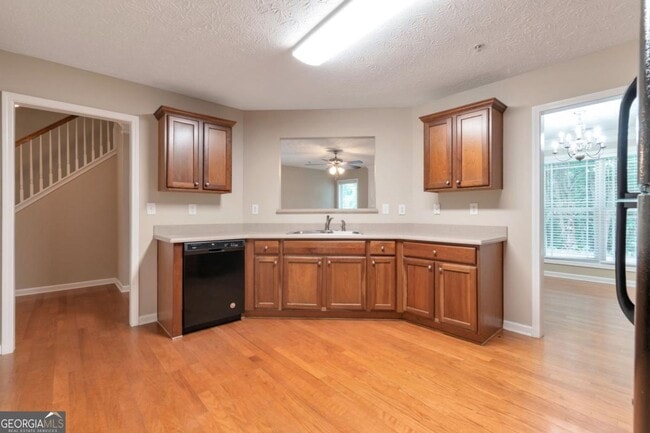 Building Photo - 2020 Briar Creek Ct NE