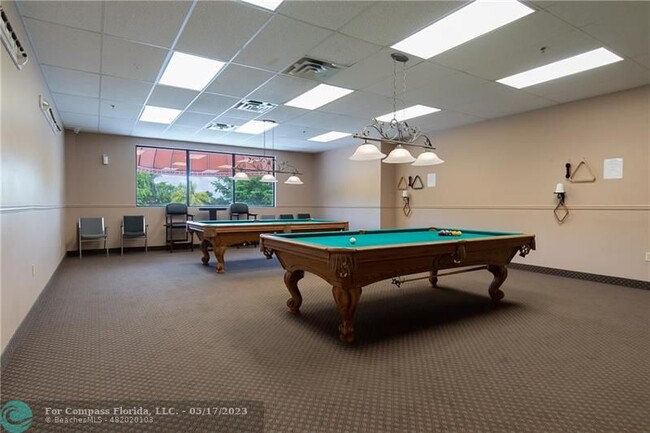 Building Photo - 9220 S Hollybrook Lake Dr