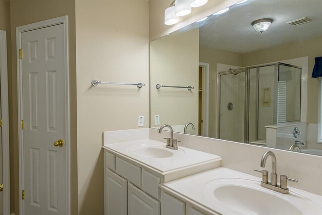 Building Photo - 19 Wild Orchid Ct