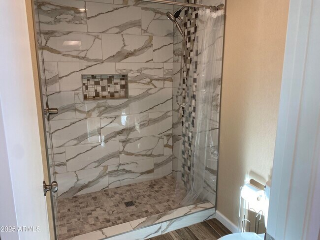 Building Photo - 9205 N 59th Ave