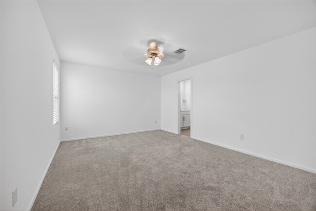 Building Photo - 6523 Water Oak Grn Ln