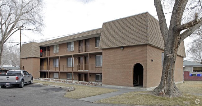 Primary Photo - 281 E Crestone Ave