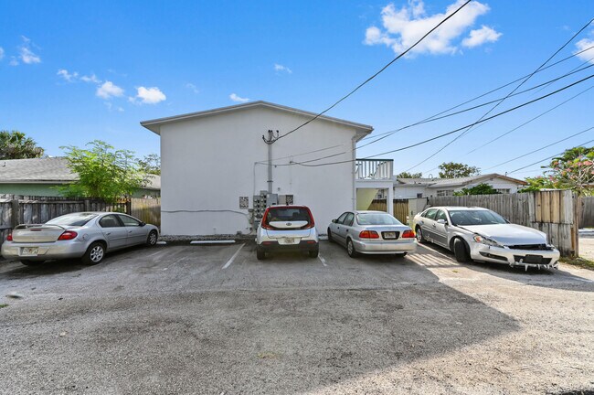Building Photo - 1111 N Federal Hwy