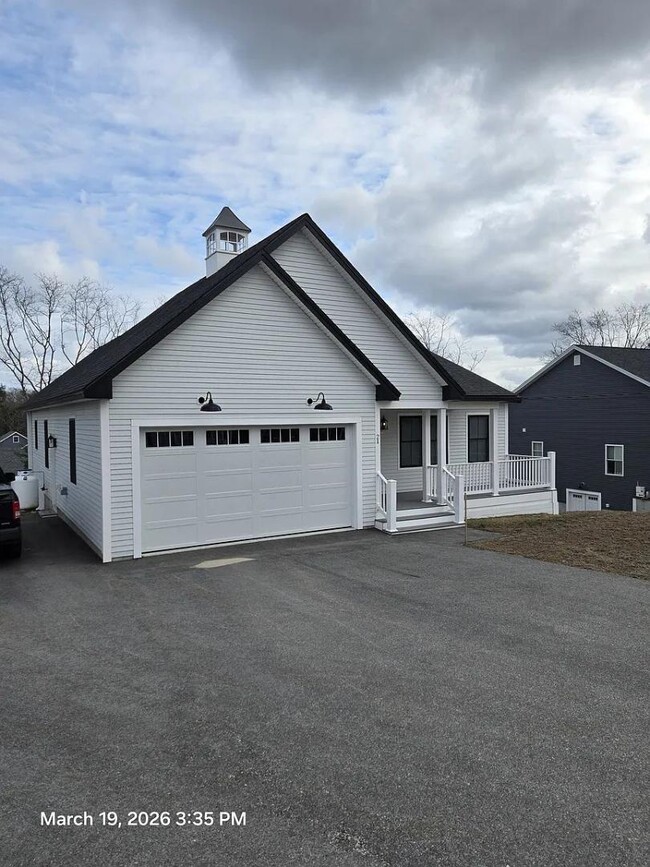 Building Photo - 21 Juniper St