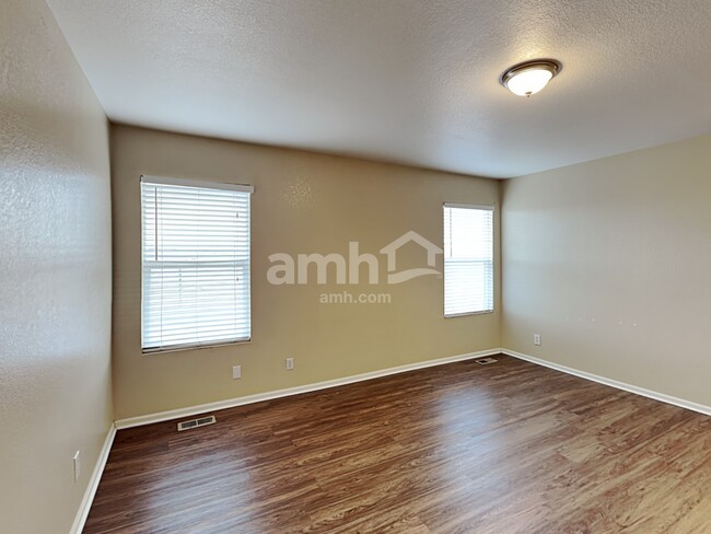 Building Photo - 5554 N Lewiston St