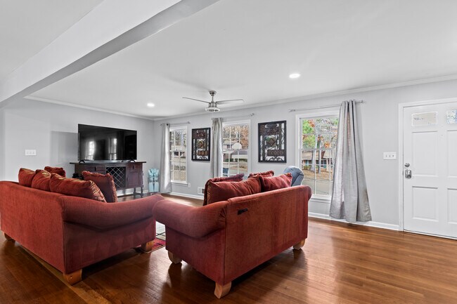 Building Photo - 3727 Calmer Cir