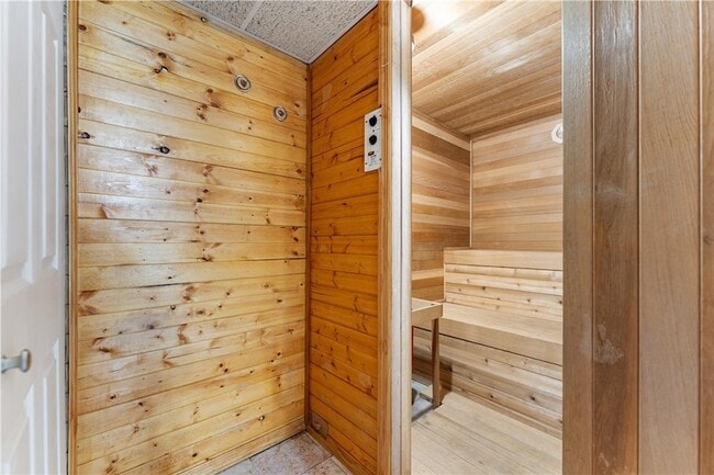 Building Photo - 1274 Folkstone Dr