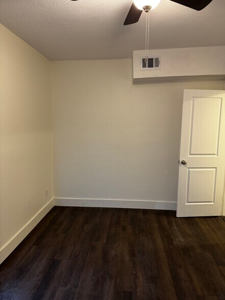 Building Photo - 111 N Winnetka Ave