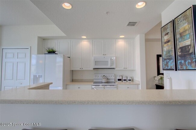Building Photo - 6858 Toland Dr