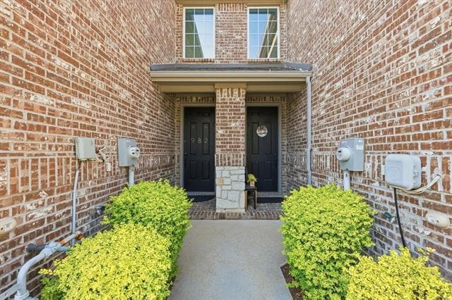 Building Photo - 982 Mikaela Dr