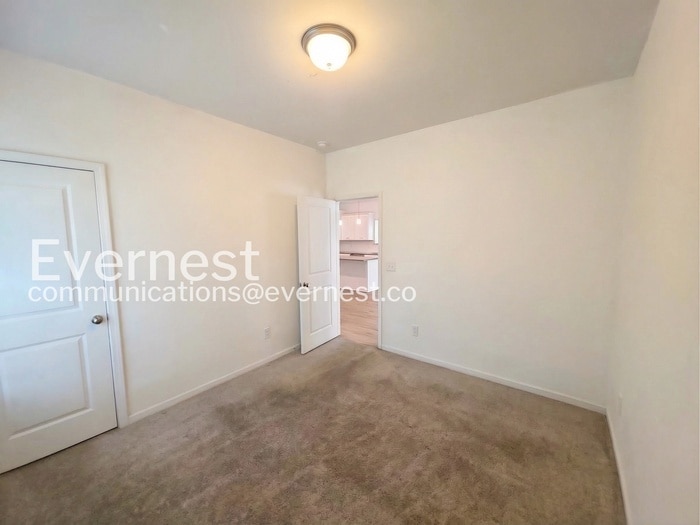 Building Photo - 225 Tanner St