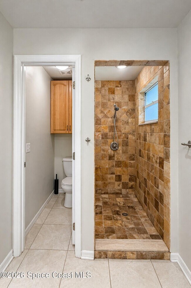 Building Photo - 270 Quail Dr