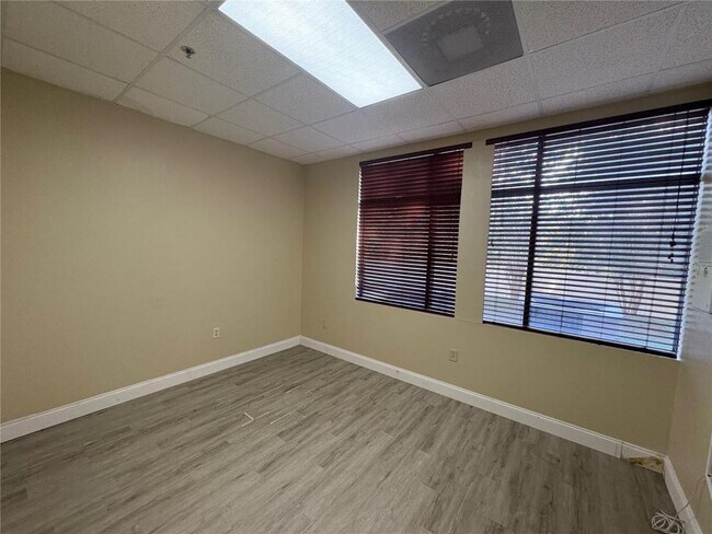 Building Photo - 13250 N 56th St